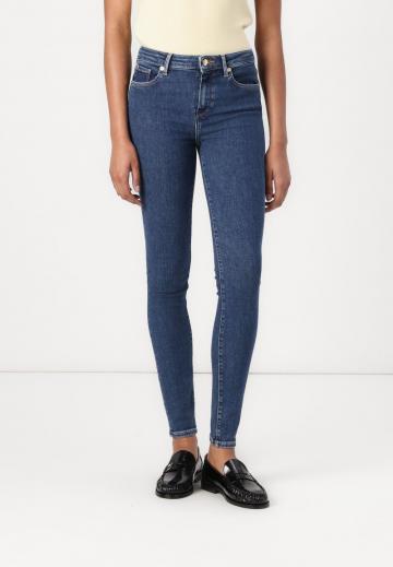 Узкие джинсы