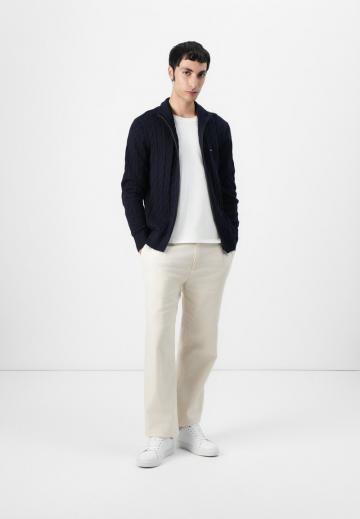 Вязаная кофта