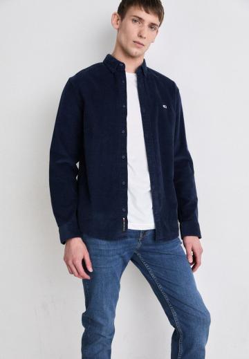 Узкие джинсы