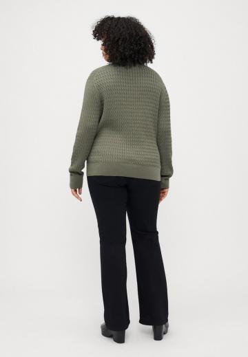 Пуловер в полоску