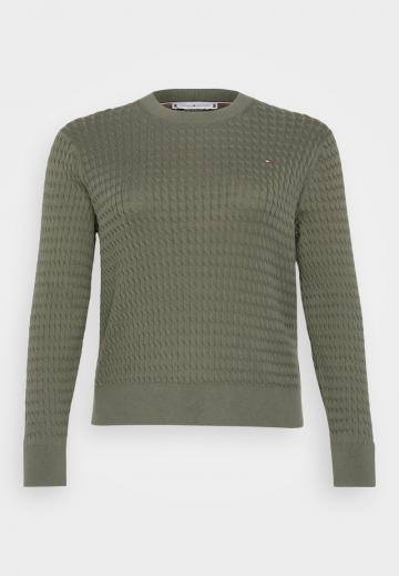 Пуловер в полоску