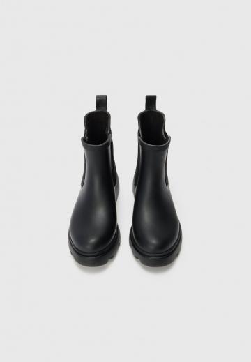 Резиновые сапоги