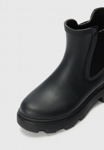 Резиновые сапоги