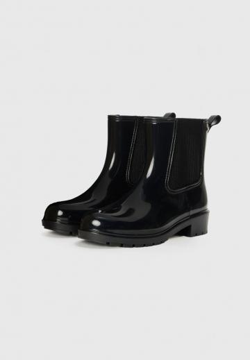 Резиновые сапоги