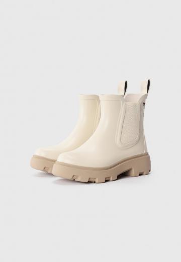 Резиновые сапоги