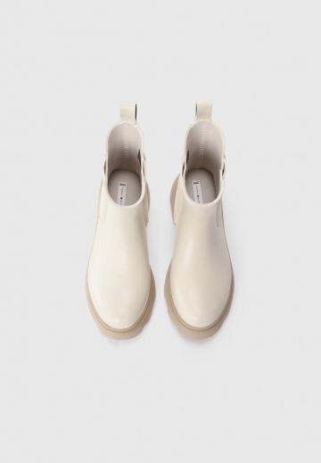 Резиновые сапоги