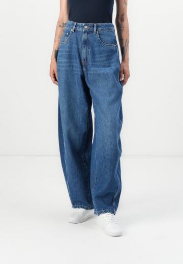 Свободные джинсы