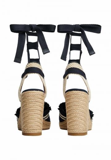 Туфли на шнуровке