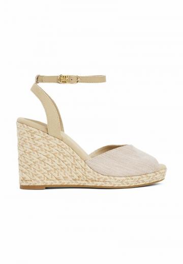 Туфли на танкетке