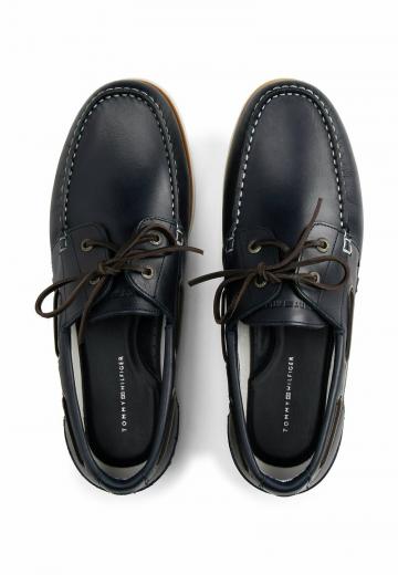 Ботинки на шнуровке