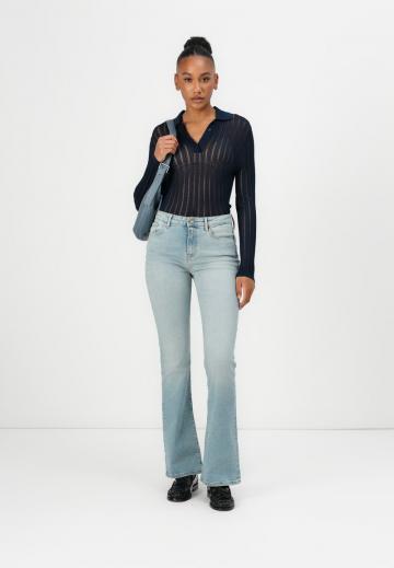 Клешеные брюки