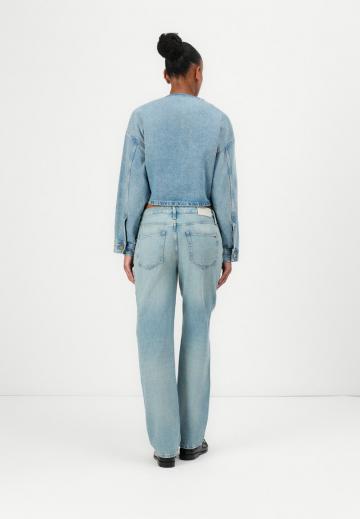 Прямые джинсы