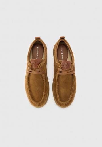 Ботинки на шнуровке