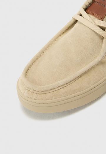 Ботинки на шнуровке