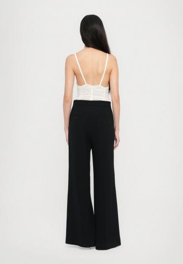 Топ на бретельках