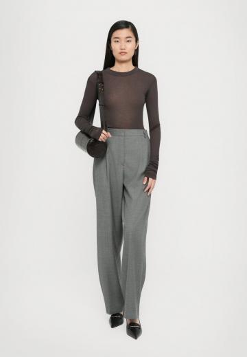 Длинный пуловер