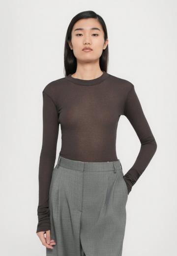 Длинный пуловер