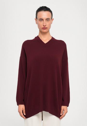 Пуловер с вырезом V