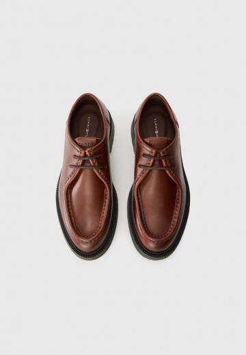 Ботинки на шнуровке