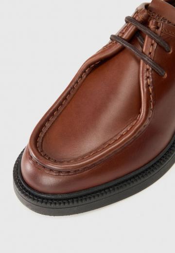 Ботинки на шнуровке