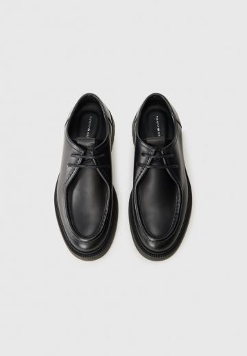 Ботинки на шнуровке