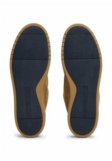 Ботинки на шнуровке