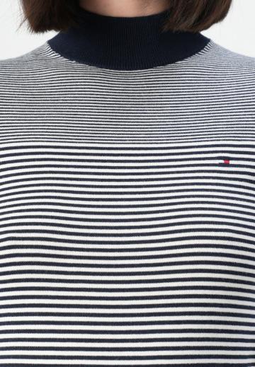 Пуловер в полоску