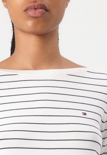 Пуловер в полоску