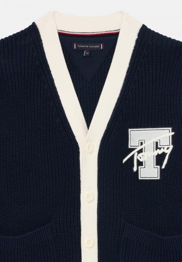 Вязаная кофта