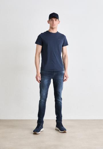 Узкие джинсы