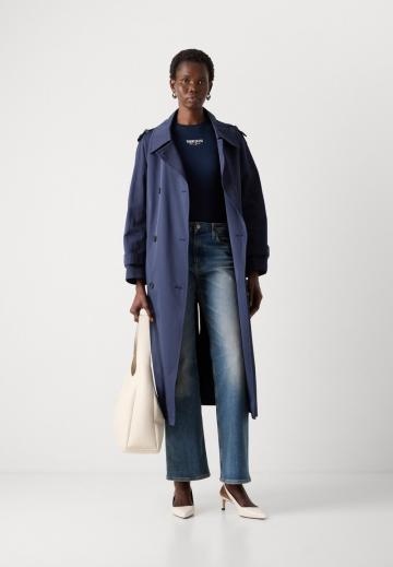 Клешеные брюки