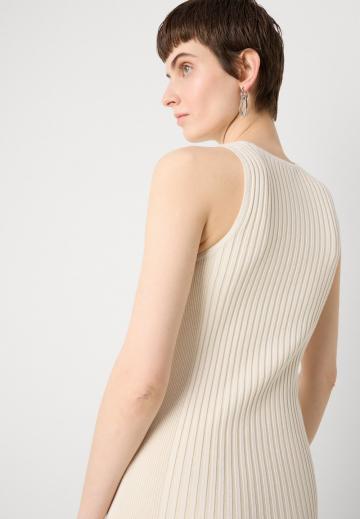 Платье футляр