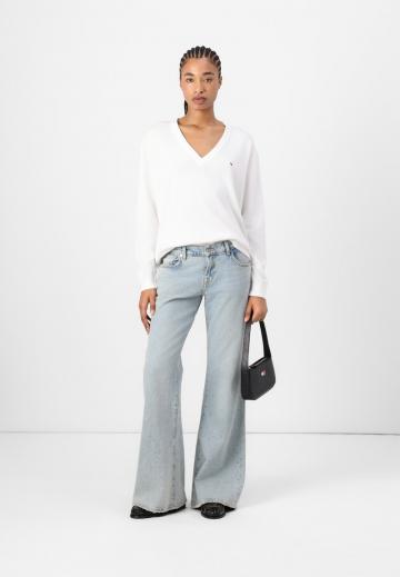 Пуловер в полоску