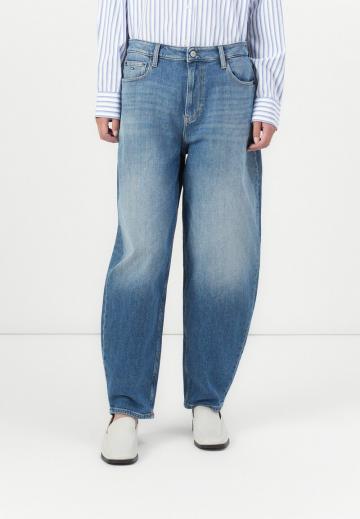 Свободные джинсы