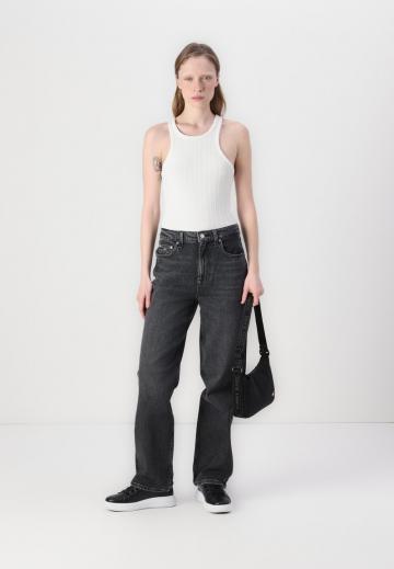 Свободные джинсы