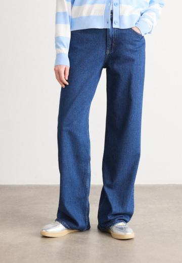 Свободные джинсы