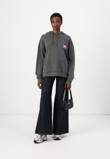 Пуловер с капюшоном