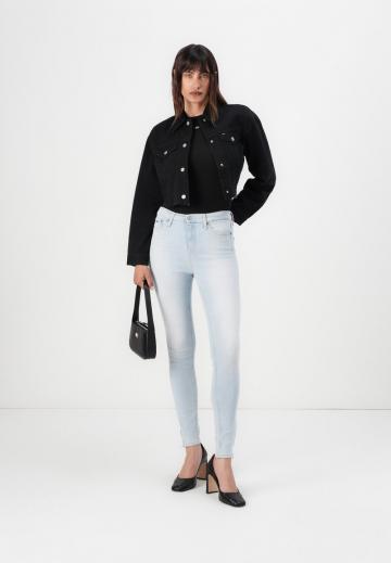 Узкие джинсы