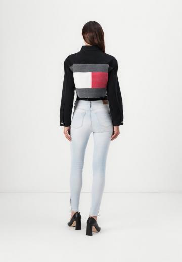 Узкие джинсы