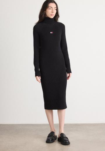 Вязаное платье