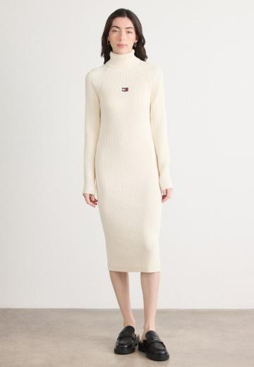 Вязаное платье