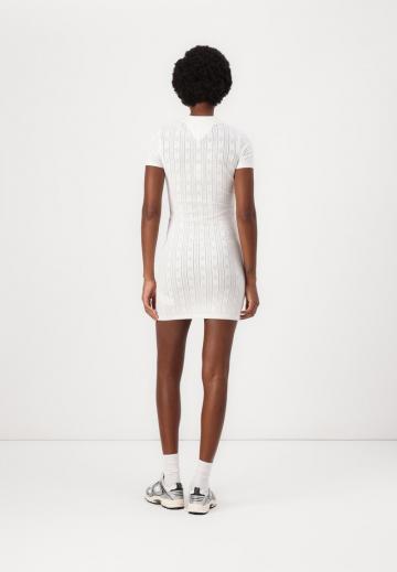 Короткое платье