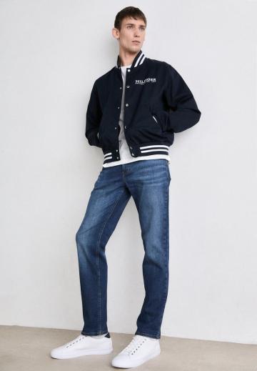 Узкие джинсы