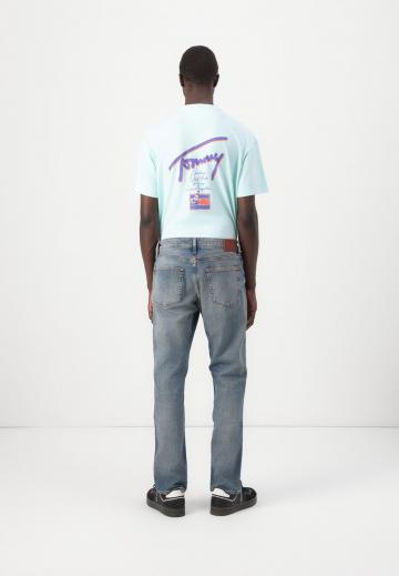 Узкие джинсы