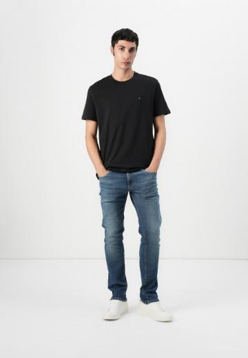 Узкие джинсы