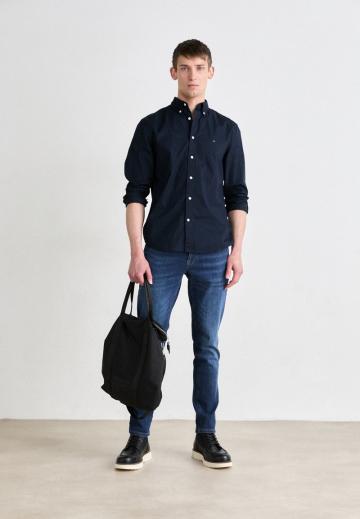 Узкие джинсы