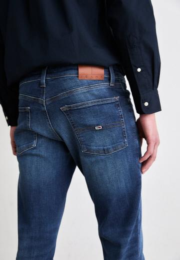 Узкие джинсы