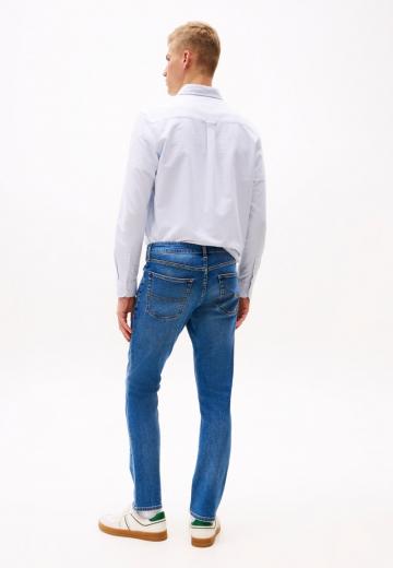 Узкие джинсы