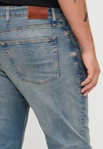 Узкие джинсы