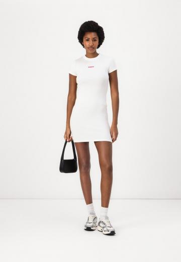 Короткое платье